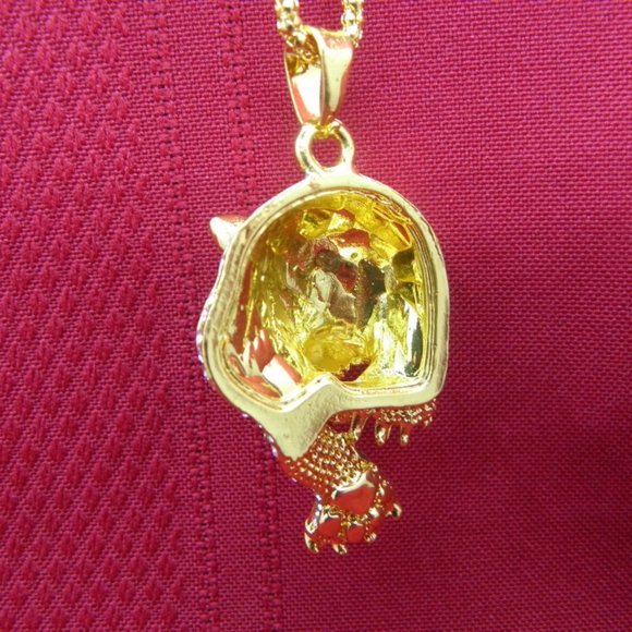 Austrian Crystals & Emerald Inlaid Tiger Pendant - Picture 4 of 8